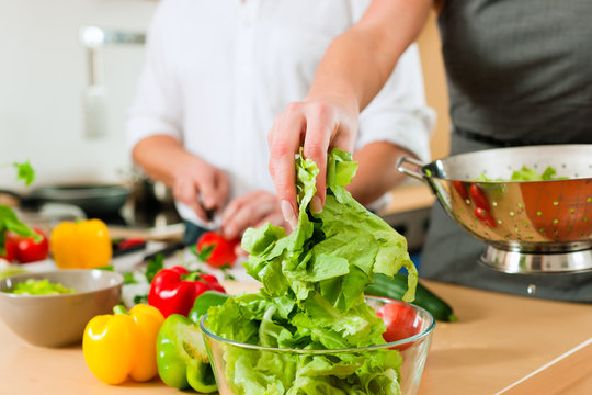 Zubereitung von Gem&uuml;se und Salat