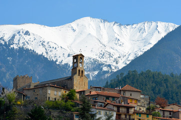 Vernet les Bains et le Canigou