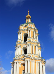 Fototapeta na wymiar Belfry of the Novospassky Monastery