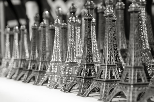Fototapeta Eiffel Tower miniatures