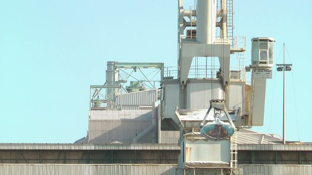 Working Crane