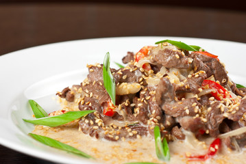 sliced beef roasted with vegetables