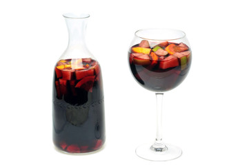 Carafe et verre de sangria