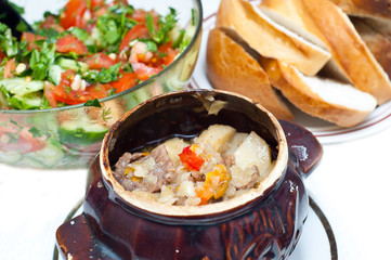 crock pot full of traditional soup