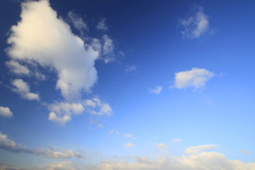 Fototapeta premium 青空と白い雲