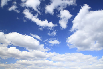 Obraz na płótnie Canvas 青空と白い雲