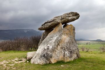 Dolmen de Sorginetxe (Araba) © Ana Tramont