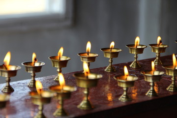 подношение лампадок зула,offering candles Zula