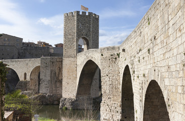 Puente medieval de Besalú, Girona