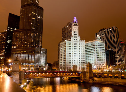 The high-rise buildings along Chicago River