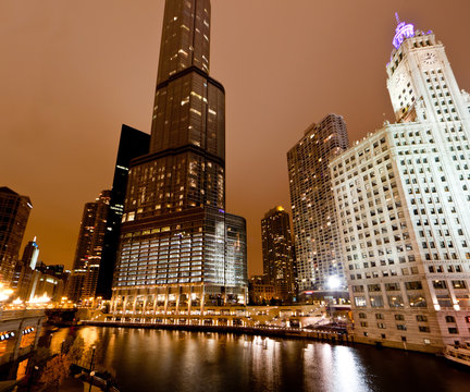 The high-rise buildings along Chicago River