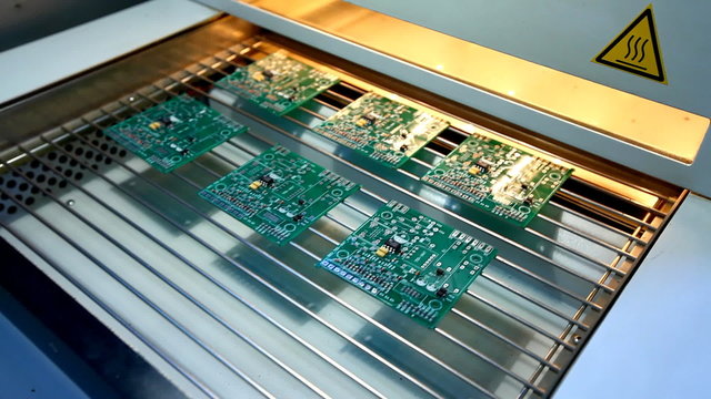 PCB soldering in infrared mashine