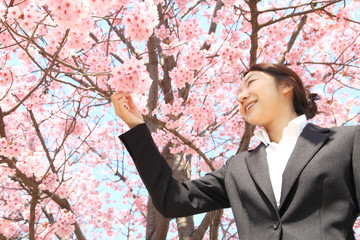 女性　桜
