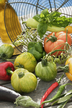 Tomates poivrons piments et aromates