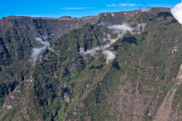 montagnes et remparts de l'île de la Réunion