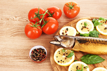 Mackerel with lemon, tomato and pepper