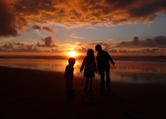 Fototapeta premium Children and Sunset