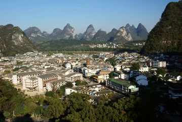 Gordijnen Yangshuo cityscape © cityanimal