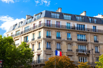 Fototapeta na wymiar Typical Haus in Paris