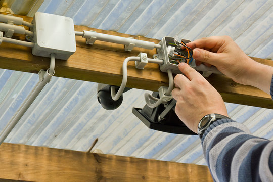 Elektroinstallation Au&szlig;enbeleuchtung