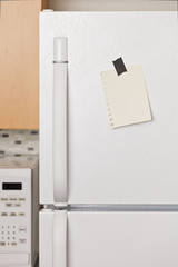 Note on refrigerator door