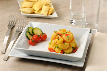 pasta pomodori e zucchine