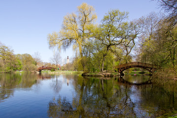 Fototapeta na wymiar Mosty w Johanna Park, Lipsk