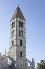 Fototapeta premium torre románica en valladolid