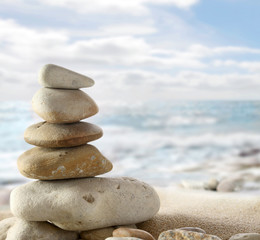 Fototapeta na wymiar Stos kamieni na plaży