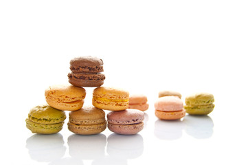 Macarons, fond blanc
