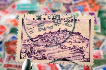 timbres - 5f - Vezelay - philatélie France