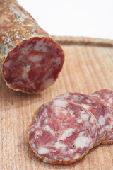 salame su tagliere