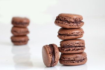 macarons sur fond blanc