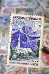 timbres - Eglise Cilaos - Massif du Grand Bénard - Réunion - 1,00 francs - philatélie France
