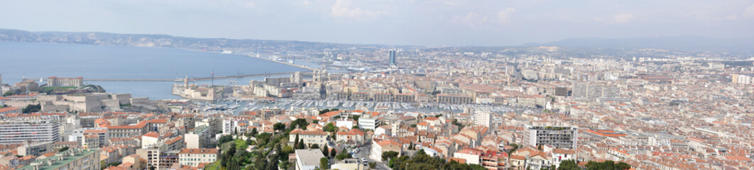 Fototapeta na wymiar vue sur la ville, Marseille 2