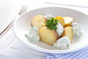 frische Pellkartoffeln