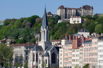 Lyon église Saint-Georges et lycée Saint-Just quai de Saône