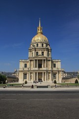 Fototapeta na wymiar Magnifique vue sur les Invalides