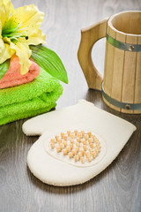 towels flower glove and mug