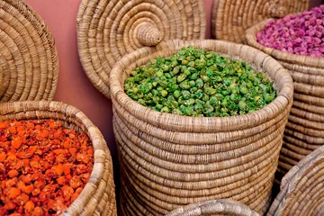 Fotobehang Moroccan Spice Store Baskets © Jules_Kitano