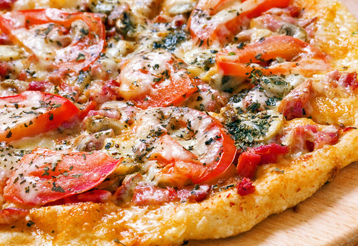 Pizza with tomato