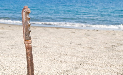Piratenmesser am Strand