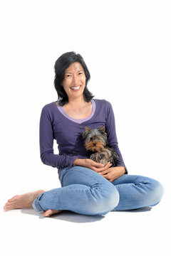 yorkshire terrier et sa maitresse