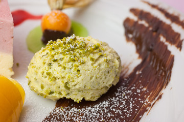 Pistazienmousse auf Schokolade