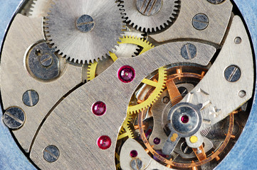 The mechanism of old hours