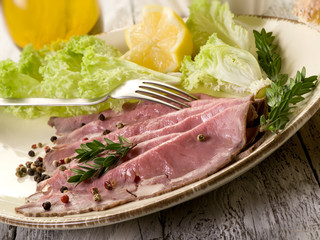 roast beef with green salad