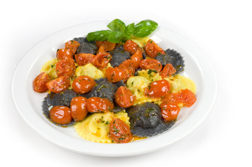 ravioli bicolore di pesce
