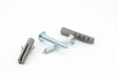 Schrauben und Dübeln