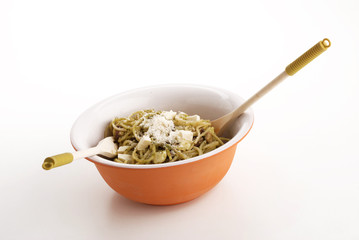 TERRACOTTA  CON SPAGHETTI AL PESTO