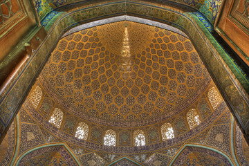 Fototapeta na wymiar Wewnątrz meczetu